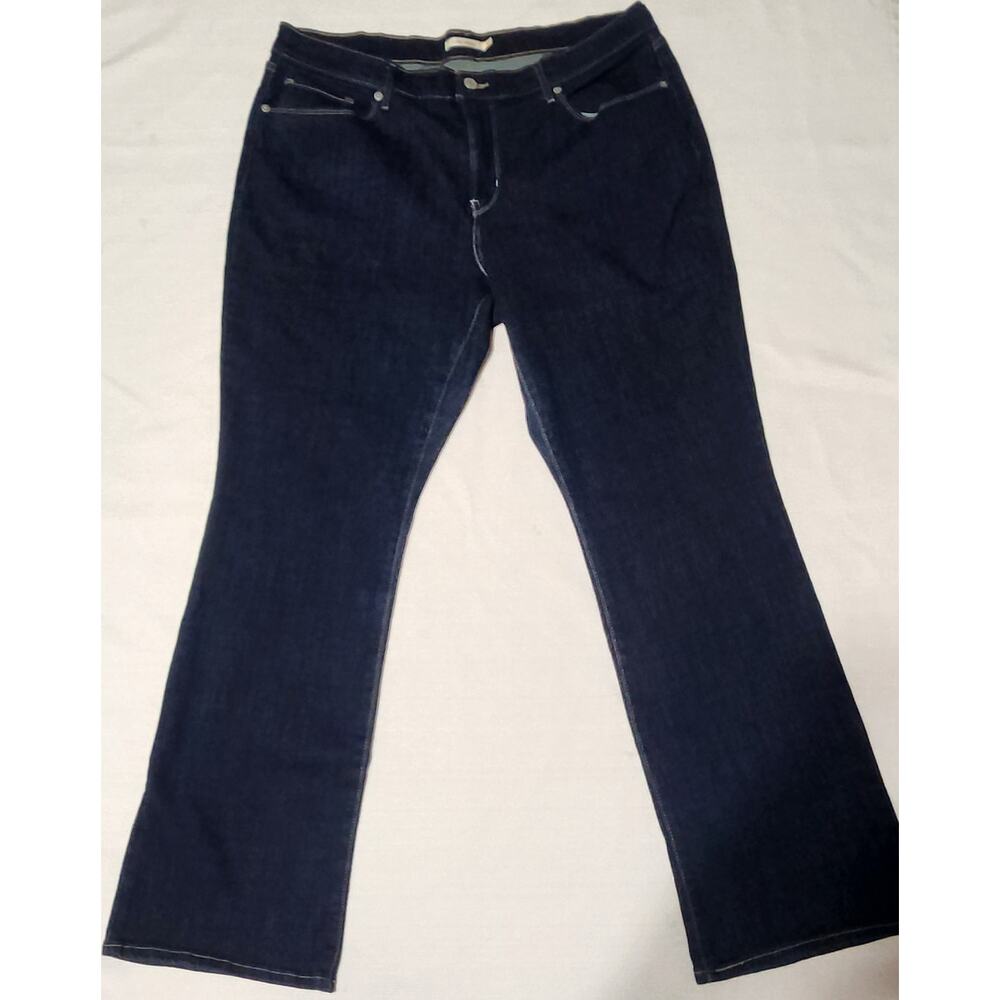 Levi's classic bootcut women's waist 34'' length 32''